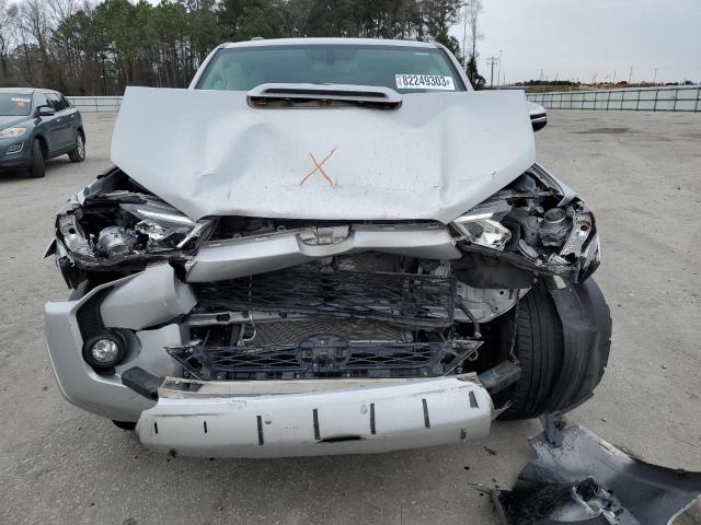 JTEBU5JR5J5548650 - 2018 TOYOTA 4RUNNER SR5/SR5 PREMIUM ვერცხლისფერი ფოტო 5