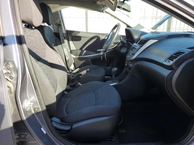 KMHCT5AE2HU346773 - 2017 HYUNDAI ACCENT SE Gri fotoğraf 7