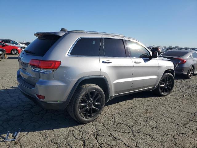1C4RJEAG6JC172479 - 2018 JEEP GRAND CHEROKEE LAREDO Gümüş foto 3