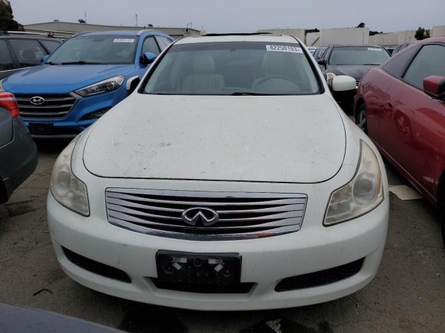 JNKBV61F38M269497 - 2008 INFINITI G35 WHITE photo 5