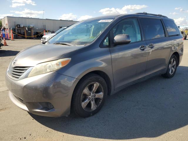 2013 TOYOTA SIENNA LE, 