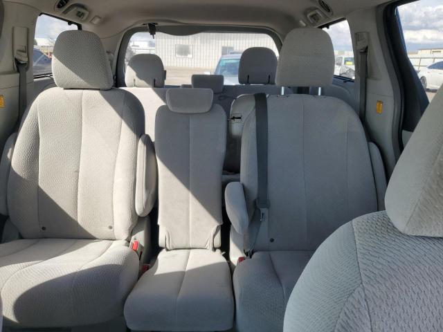 5TDKK3DC4DS329568 - 2013 TOYOTA SIENNA LE ნაცრისფერი ფოტო 10
