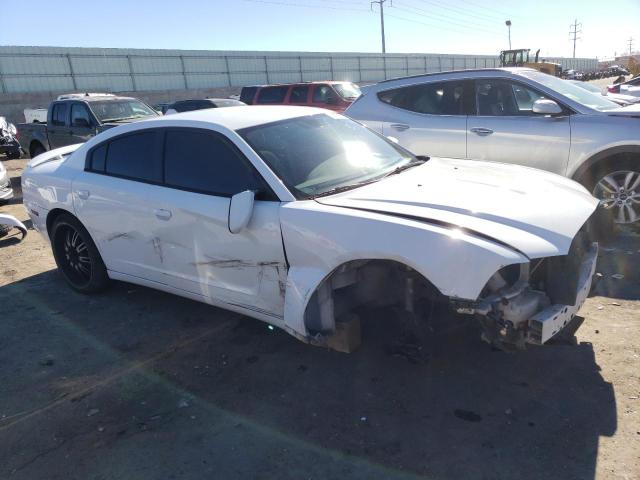 2C3CDXBGXEH216319 - 2014 DODGE CHARGER SE WHITE photo 4