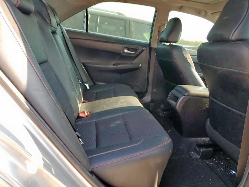 4T1BF1FK7HU407433 - 2017 TOYOTA CAMRY LE ვერცხლისფერი ფოტო 10