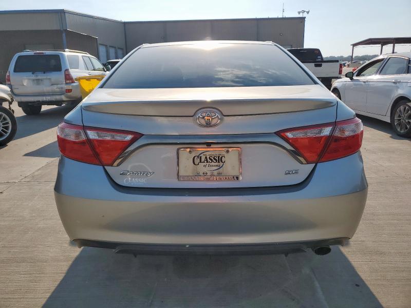 4T1BF1FK7HU407433 - 2017 TOYOTA CAMRY LE ვერცხლისფერი ფოტო 6