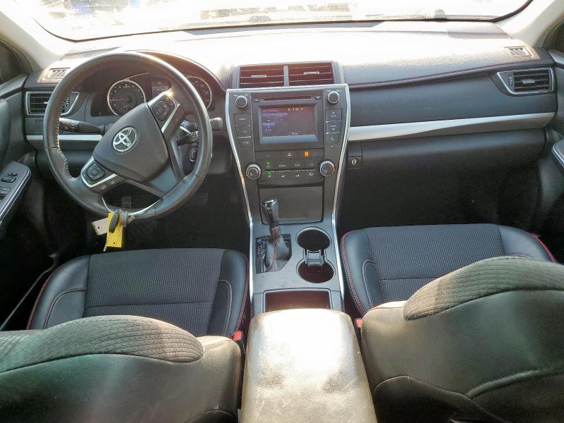 4T1BF1FK7HU407433 - 2017 TOYOTA CAMRY LE ვერცხლისფერი ფოტო 8