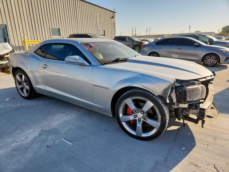 2G1FC1E31C9100377 - 2012 CHEVROLET CAMARO LT 银色 照片 4