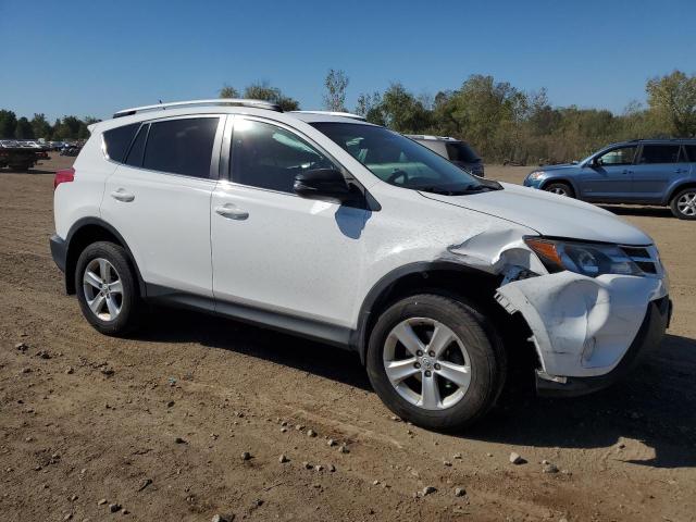 2T3RFREV0DW092582 - 2013 TOYOTA RAV4 XLE WHITE photo 4
