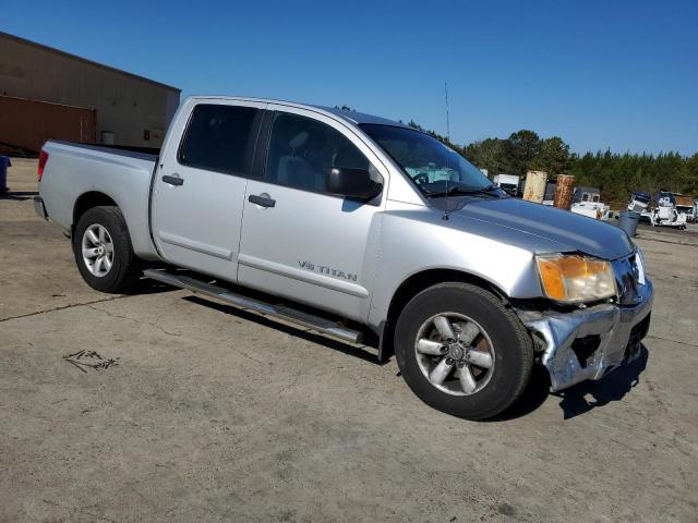 1N6BA0EK4BN320666 - 2011 NISSAN TITAN S SILVER photo 4