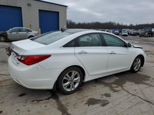 5NPEC4AC0CH408373 - 2012 HYUNDAI SONATA SE WHITE photo 3