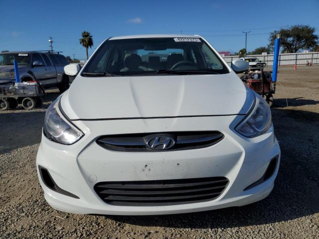 KMHCT4AE8GU977293 - 2016 HYUNDAI ACCENT SE WHITE photo 5