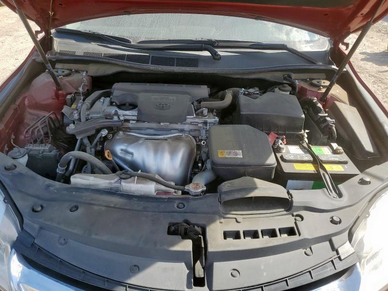 4T1BF1FK4HU781921 - 2017 TOYOTA CAMRY LE 红色 照片 11