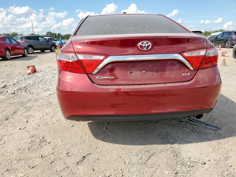 4T1BF1FK4HU781921 - 2017 TOYOTA CAMRY LE 红色 照片 6