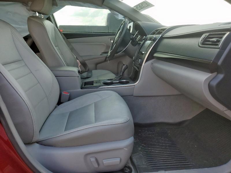 4T1BF1FK4HU781921 - 2017 TOYOTA CAMRY LE 红色 照片 7