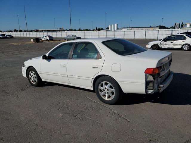 JT2BG22K8Y0418325 - 2000 TOYOTA CAMRY CE თეთრი ფოტო 2