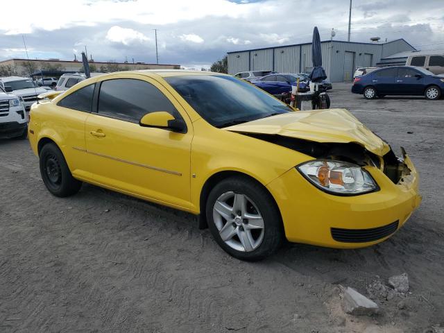 1G2AL15FX77329387 - 2007 PONTIAC G5 Jaune photo 4