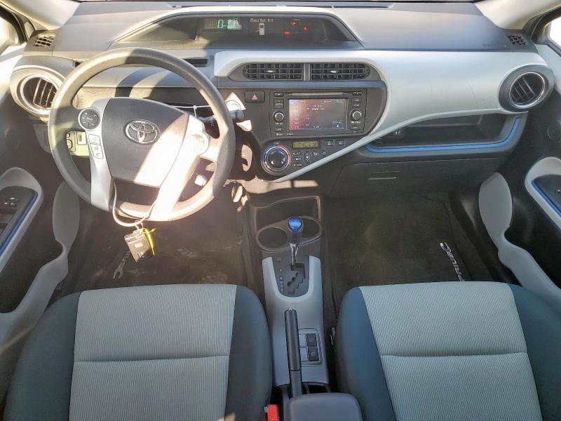 JTDKDTB33C1501050 - 2012 TOYOTA PRIUS C SILVER photo 8