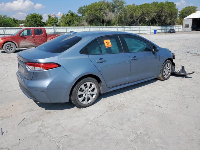 5YFEPMAE4NP318817 - 2022 TOYOTA COROLLA LE GRAY photo 3