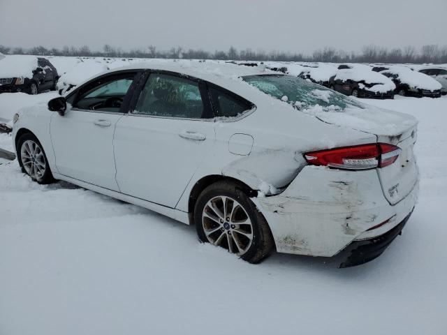 3FA6P0H7XKR104690 - 2019 FORD FUSION SE WHITE photo 2