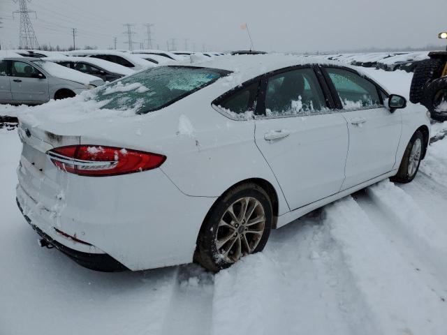 3FA6P0H7XKR104690 - 2019 FORD FUSION SE WHITE photo 3