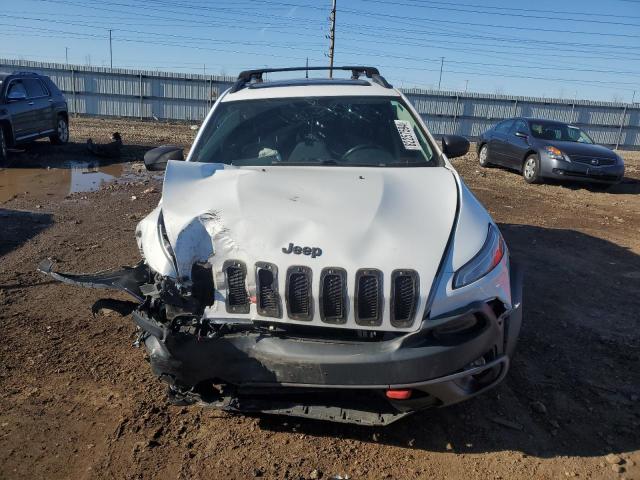 1C4PJMBB3HW506965 - 2017 JEEP CHEROKEE TRAILHAWK WHITE photo 5
