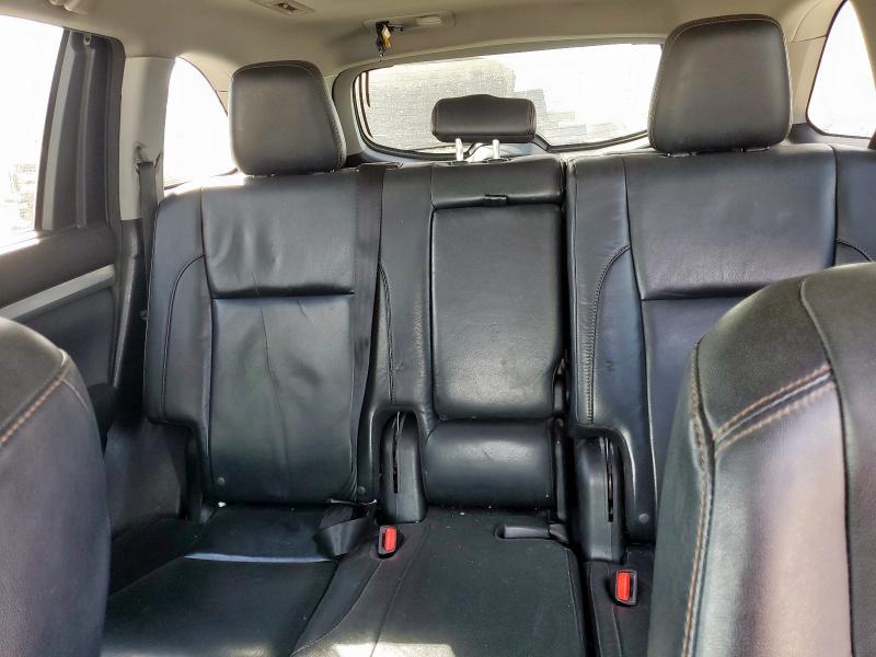 5TDKKRFH2GS154754 - 2016 TOYOTA HIGHLANDER XLE ვერცხლისფერი ფოტო 10