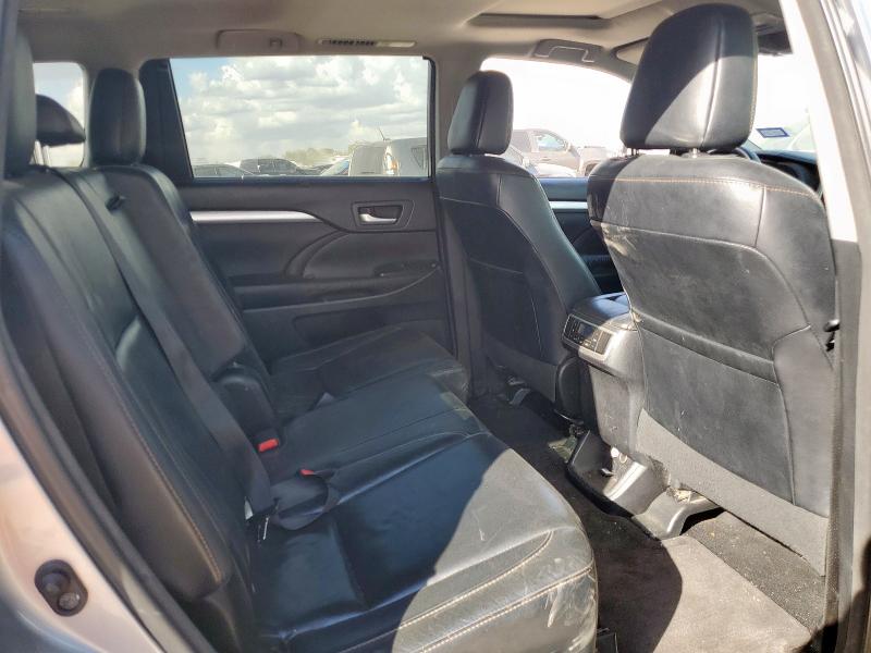 5TDKKRFH2GS154754 - 2016 TOYOTA HIGHLANDER XLE ვერცხლისფერი ფოტო 11
