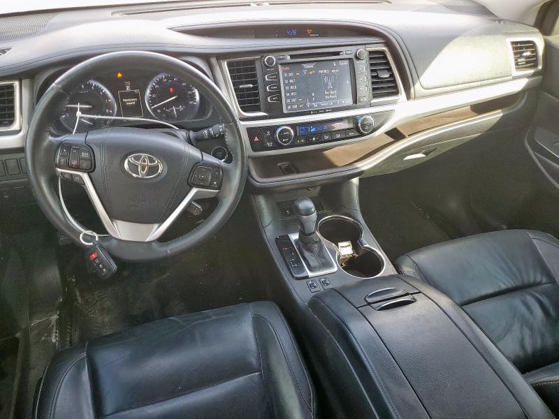5TDKKRFH2GS154754 - 2016 TOYOTA HIGHLANDER XLE ვერცხლისფერი ფოტო 8