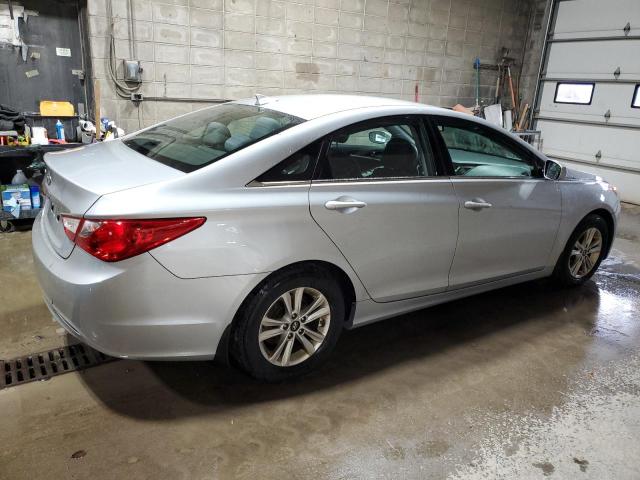 5NPEB4AC4DH519495 - 2013 HYUNDAI SONATA GLS SILVER photo 3