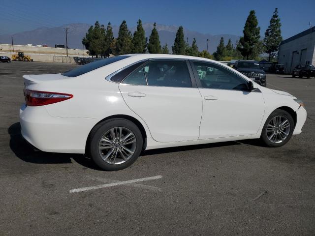 4T1BF1FK9FU986213 - 2015 TOYOTA CAMRY LE WHITE photo 3