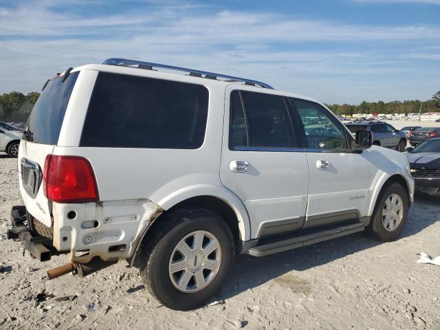 5LMFU28R74LJ04592 - 2004 LINCOLN NAVIGATOR WHITE photo 3