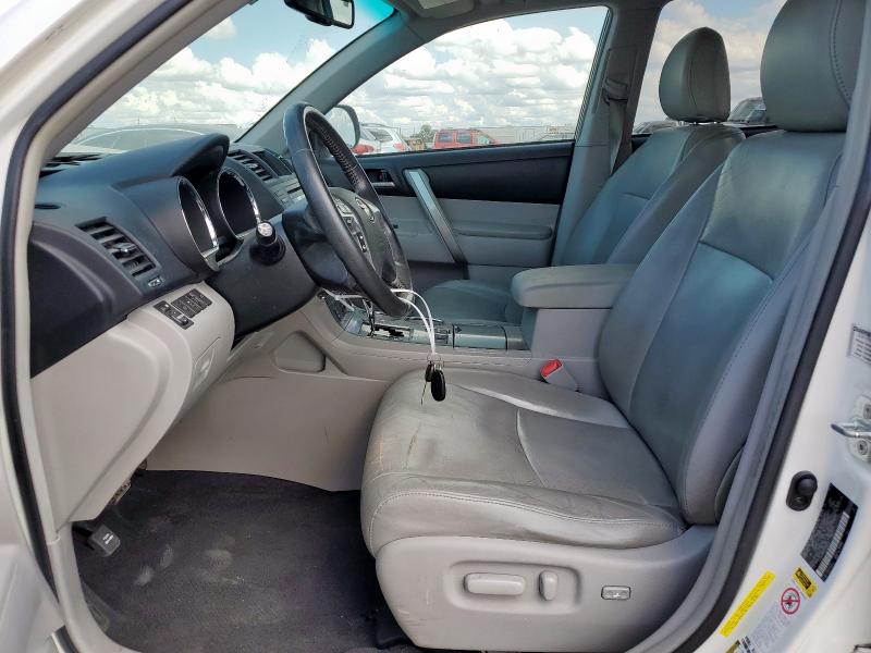 5TDZK3EH9CS079011 - 2012 TOYOTA HIGHLANDER BASE Biały zdjęcie 7