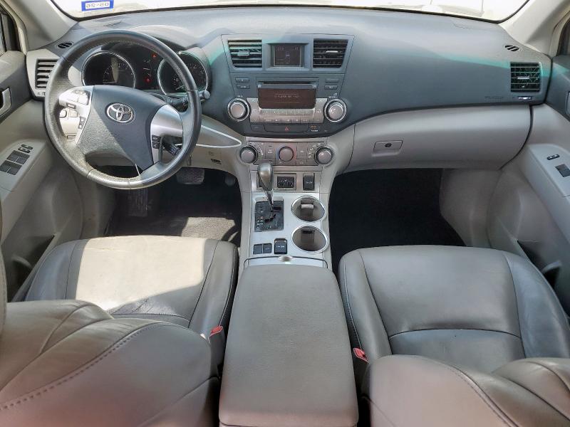 5TDZK3EH9CS079011 - 2012 TOYOTA HIGHLANDER BASE Biały zdjęcie 8