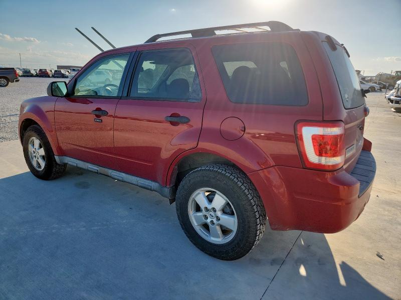 1FMCU0D77AKA30963 - 2010 FORD ESCAPE XLT RED photo 2
