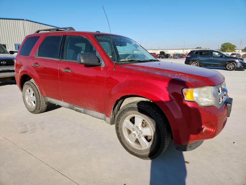 1FMCU0D77AKA30963 - 2010 FORD ESCAPE XLT RED photo 4