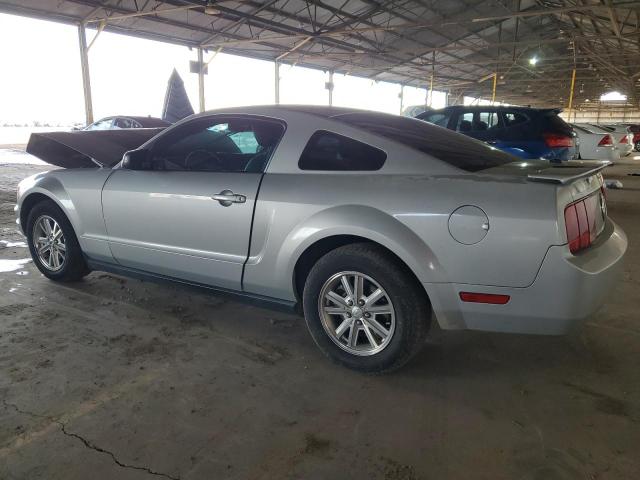 1ZVFT80N075354509 - 2007 FORD MUSTANG SILVER photo 2