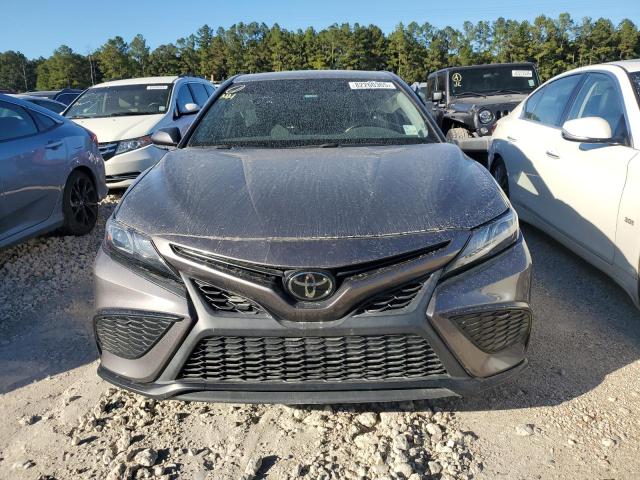 4T1G11AK8PU095942 - 2023 TOYOTA CAMRY SE NIGHT SHADE GRAY photo 5