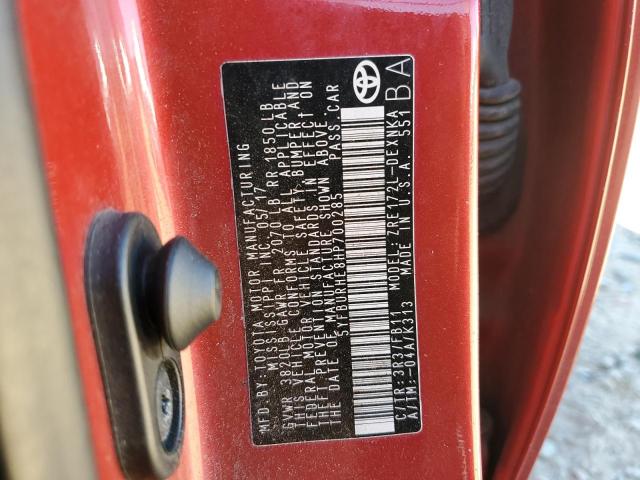 5YFBURHE8HP700285 - 2017 TOYOTA COROLLA L RED photo 12