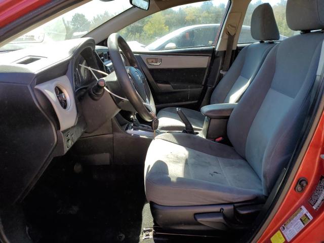 5YFBURHE8HP700285 - 2017 TOYOTA COROLLA L RED photo 7