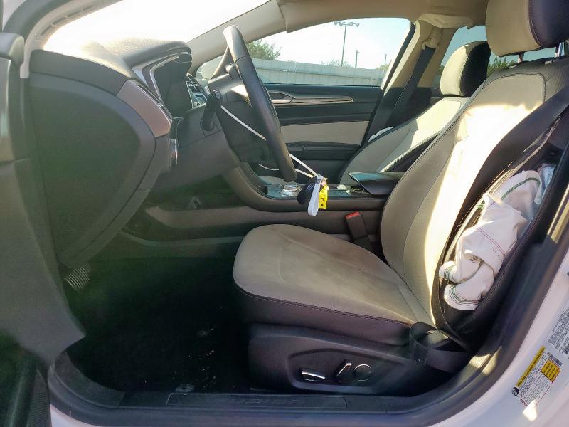 3FA6P0HD1LR232517 - 2020 FORD FUSION SE 白色 照片 7