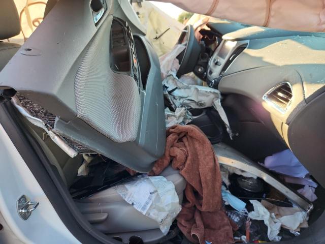 3G1BC5SM5HS517465 - 2017 CHEVROLET CRUZE LS Weiß Foto 7