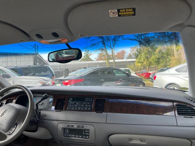 1LNHM81WXXY659011 - 1999 LINCOLN TOWN CAR EXECUTIVE BLACK photo 9