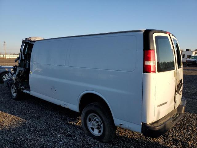 1GCHG39U441148075 - 2004 CHEVROLET EXPRESS G3 WHITE photo 2