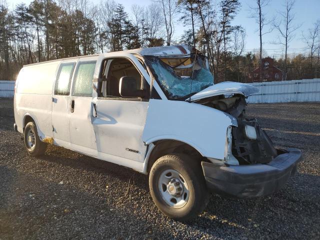 1GCHG39U441148075 - 2004 CHEVROLET EXPRESS G3 WHITE photo 4