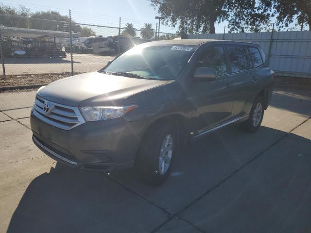 2013 TOYOTA HIGHLANDER BASE, 