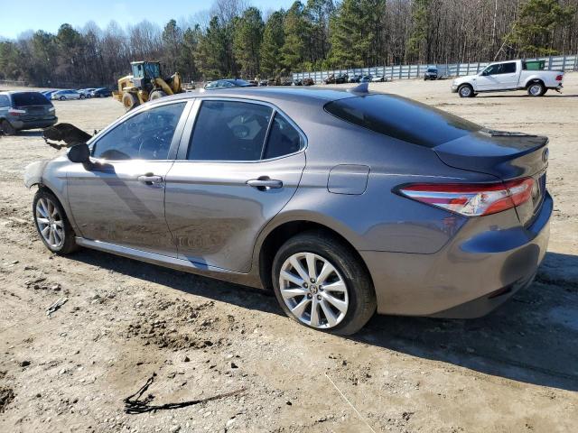 4T1C11AK9LU989845 - 2020 TOYOTA CAMRY LE GRAY photo 2