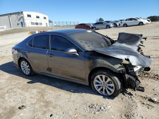 4T1C11AK9LU989845 - 2020 TOYOTA CAMRY LE GRAY photo 4