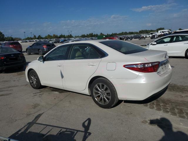 4T1BF1FK9HU645882 - 2017 TOYOTA CAMRY LE 白色 照片 2