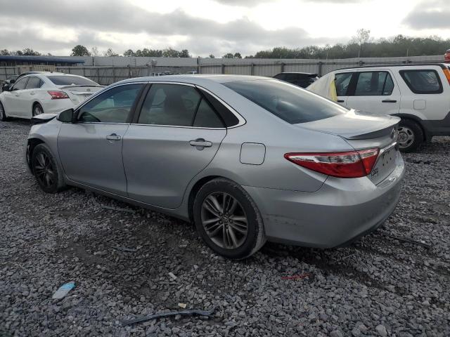 4T1BF1FKXFU923265 - 2015 TOYOTA CAMRY LE ვერცხლისფერი ფოტო 2