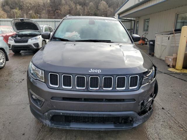 3C4NJDBB3KT767548 - 2019 JEEP COMPASS LATITUDE GRAY photo 5